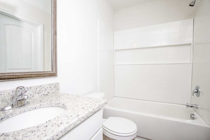 Building Photo - 485 Conifer St