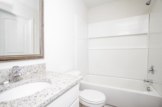 Building Photo - 485 Conifer St