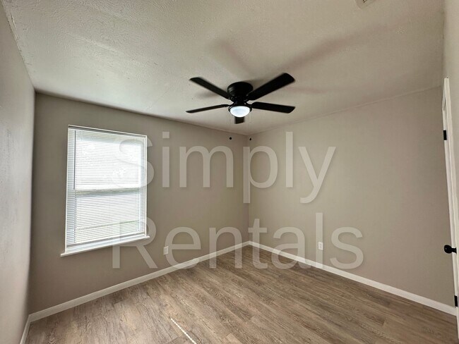Building Photo - 6716 Flamingo Rd