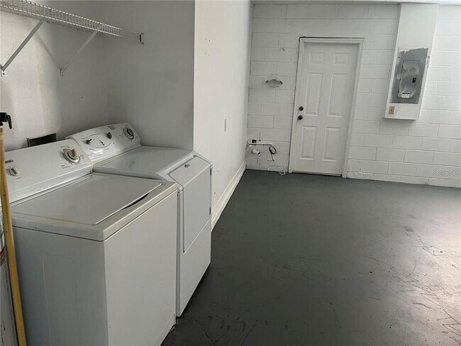 Building Photo - 270 Chadworth Dr