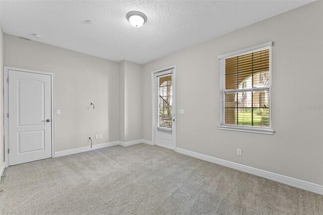 Building Photo - 2648 Lobelia Dr