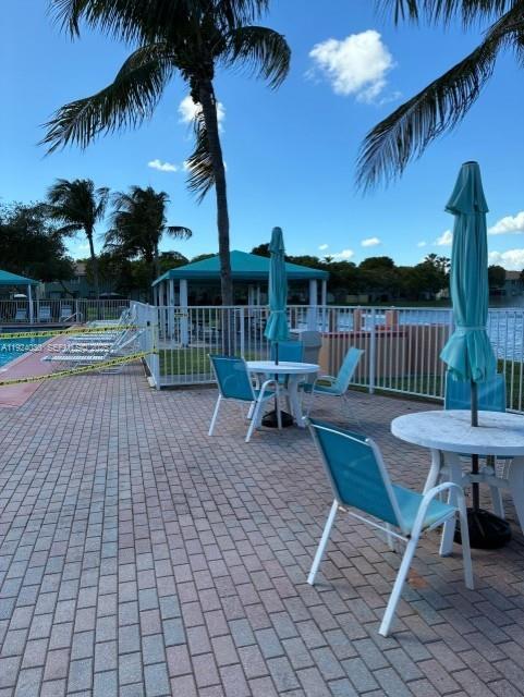 Building Photo - 1692 SE 29th Ct