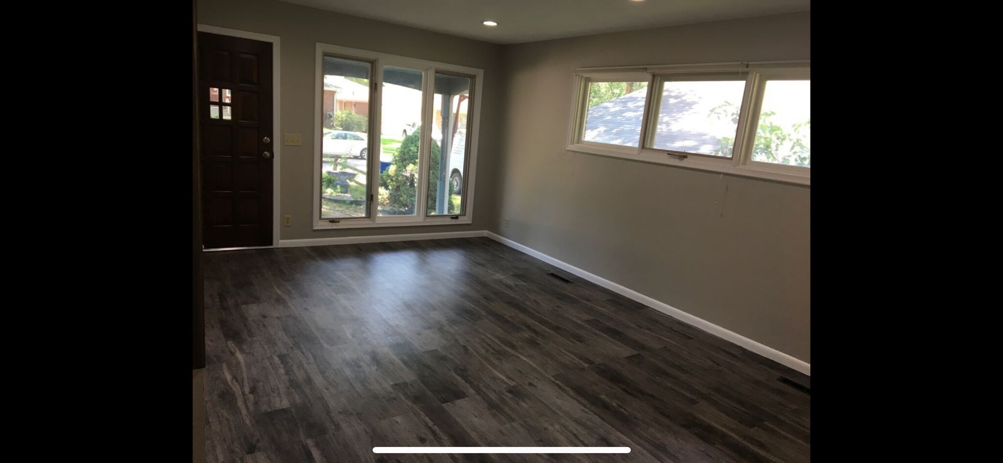 Building Photo - 4905 Cresthaven Dr