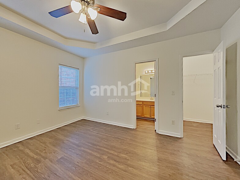 Building Photo - 6852 Scarlet Ridge Dr
