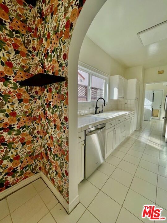 Building Photo - 459 S Holt Ave