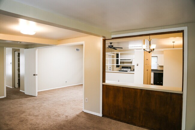 Building Photo - 2819 Bent Bow Dr