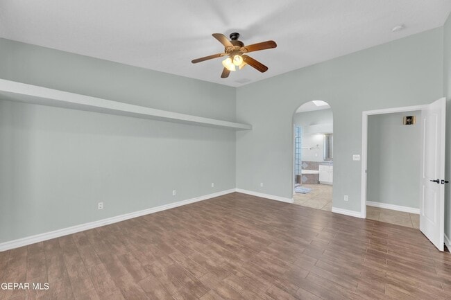 Building Photo - 232 Ave Mirador