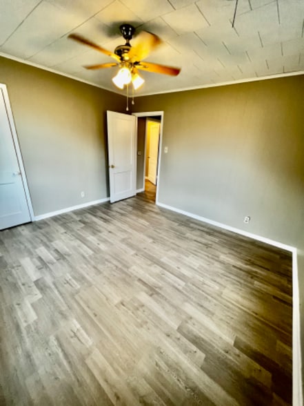 Building Photo - 3148 South Dr