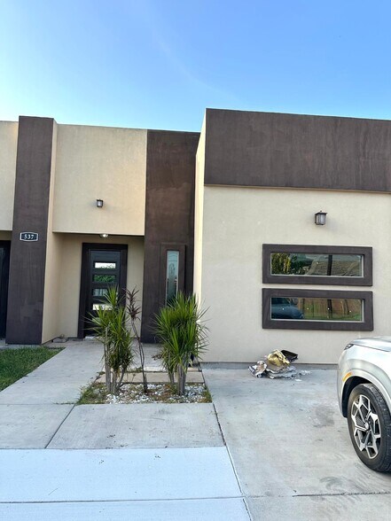 Building Photo - 537 Wild Rose Ln
