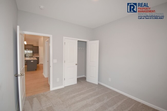 Building Photo - 1142 Bluecreek Cir