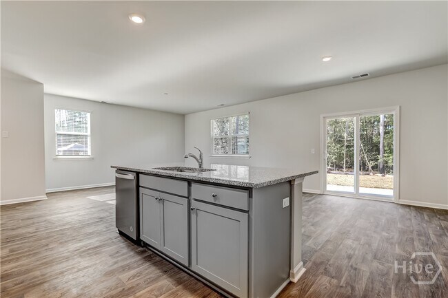 Primary Photo - 3 Scout Ct