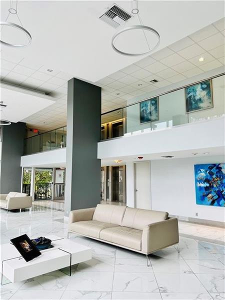 Building Photo - 525 N Ocean Blvd