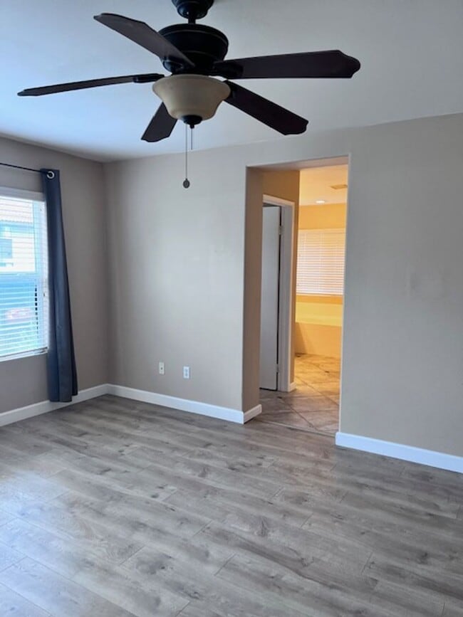 Building Photo - Redlands Home in Gated Community