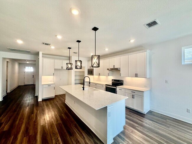 Building Photo - 125 Slenderleaf Dr