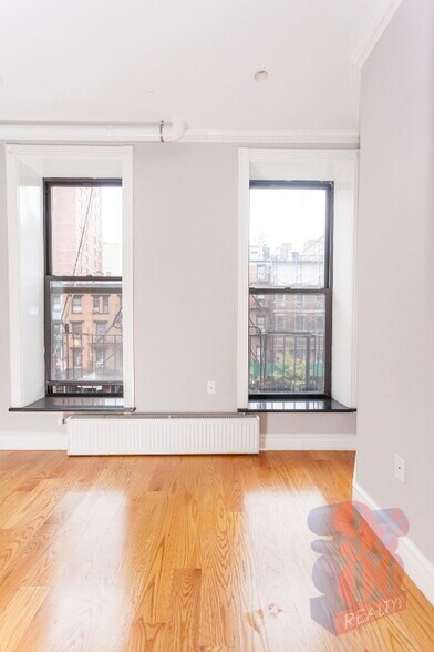 Building Photo - 202 E 13th St
