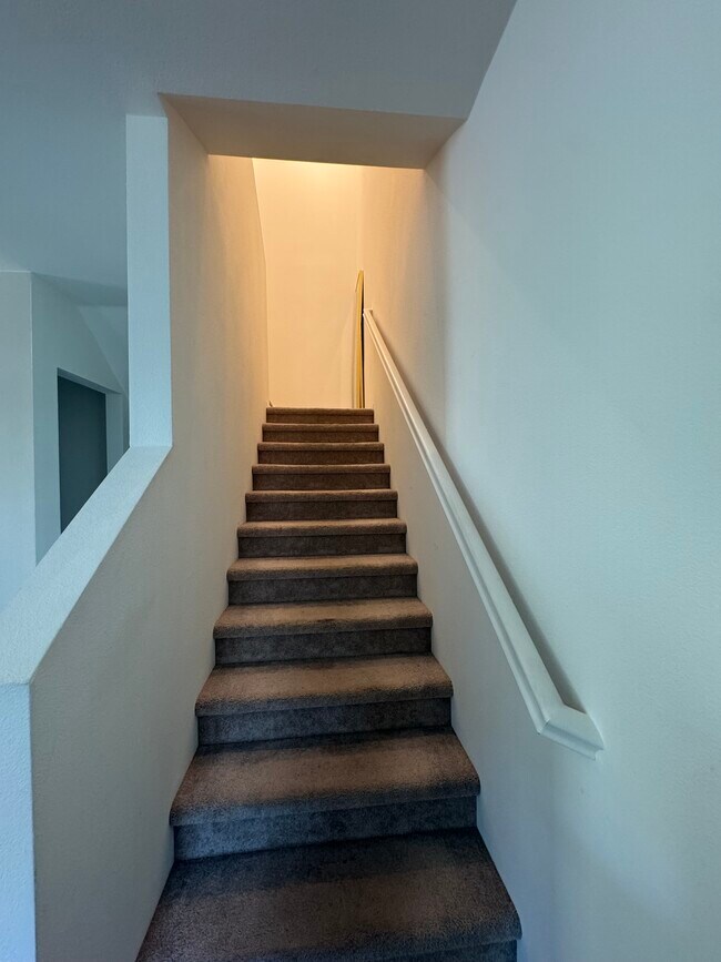 Building Photo - 5503 Sandcliff Ln