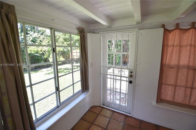 Building Photo - 5900 SW 60th St