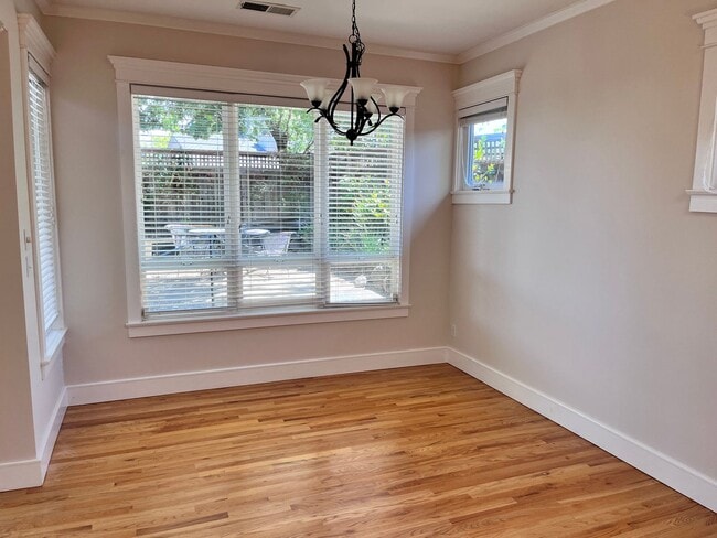 Building Photo - Buena Vista Rancher 4 bed /3 bath - Excell...