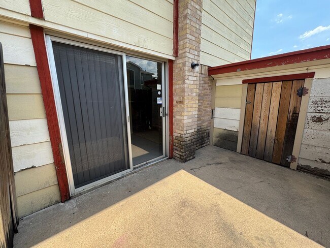 Building Photo - 1208 Covey Ln