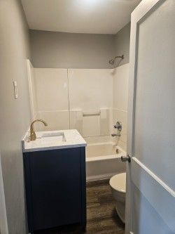 Building Photo - 1155 Hartzell St