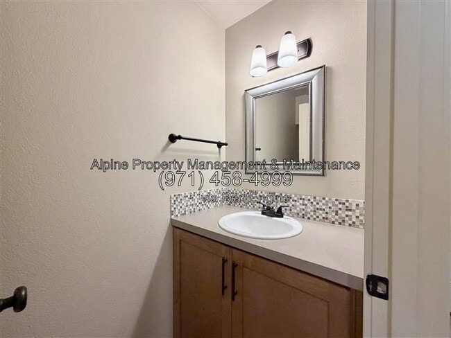 Building Photo - 13119 SW 154th Ave