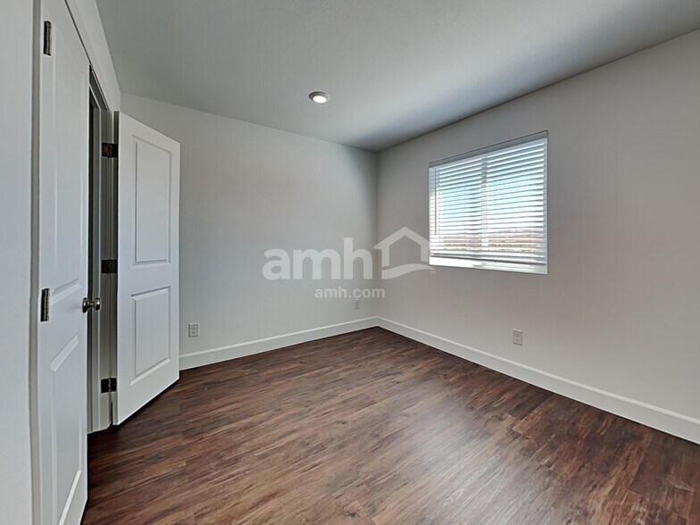 Building Photo - 8921 Tiger Tooth Ave