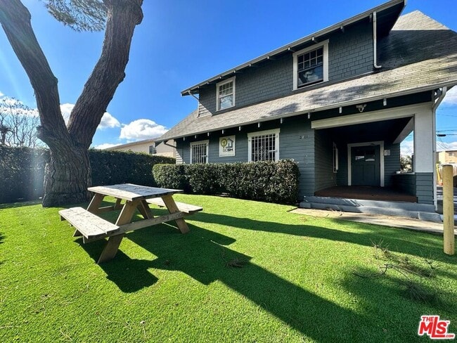 Primary Photo - 2711 Orchard Ave.