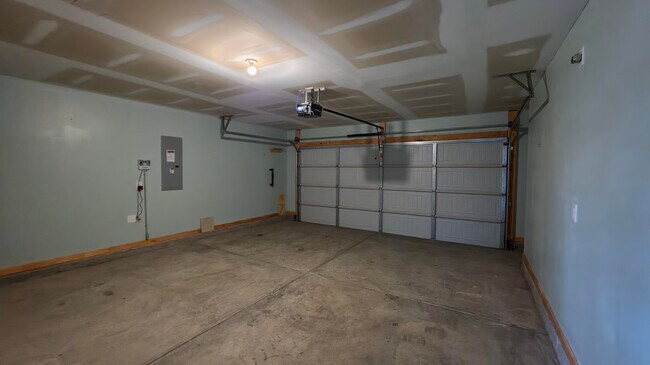 Building Photo - 147 Niblick Dr
