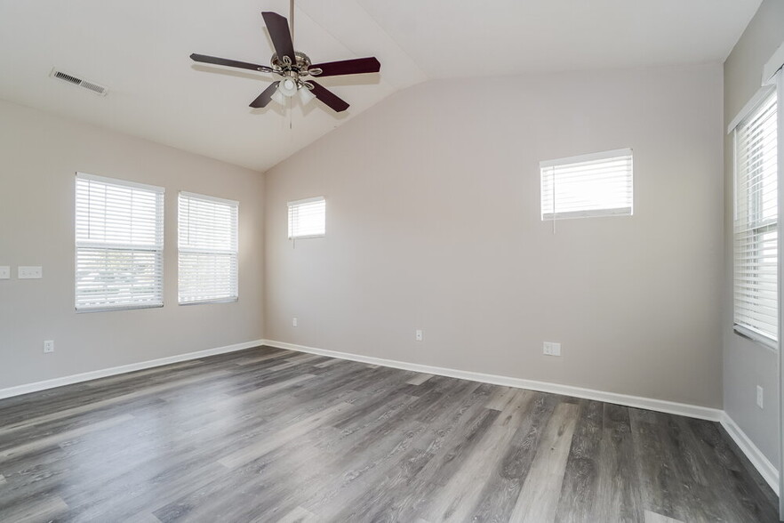 Building Photo - 3978 Lavender Ridge Dr