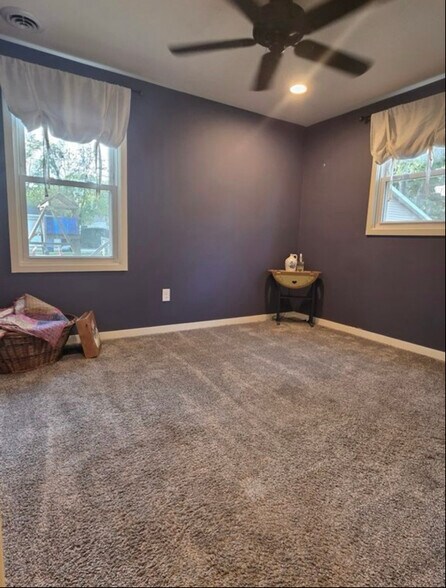 Building Photo - 414 N Lindberg St