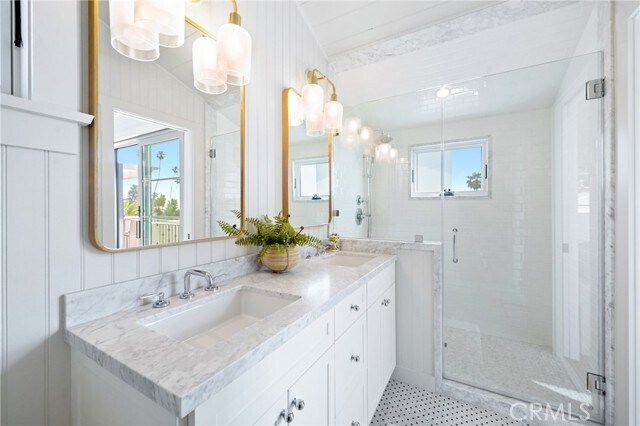 Building Photo - 360 Cliff Dr