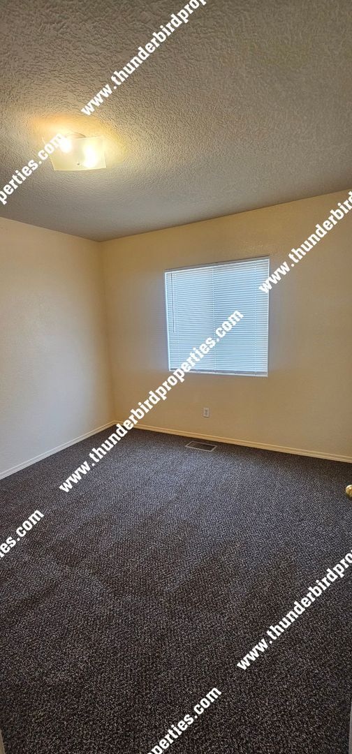 Building Photo - Spacious 4 bedroom, 3 bathroom in Ventana ...