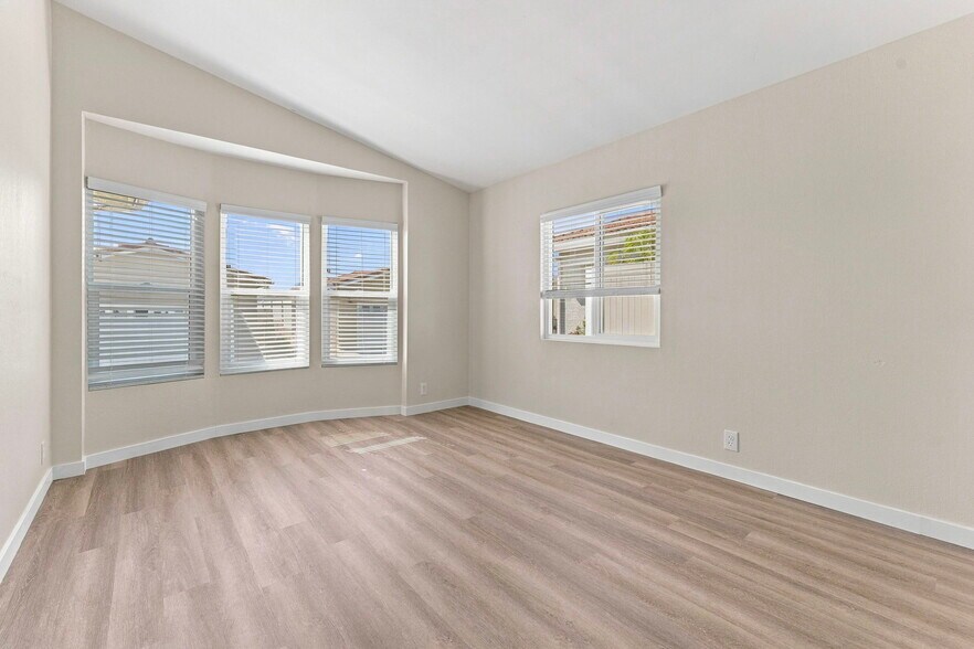 Guest Bedroom - 2010 W San Marcos Blvd