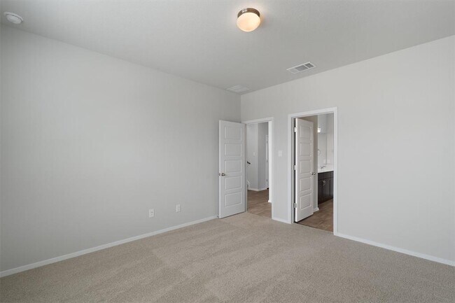 Building Photo - 101 Keltic Dr