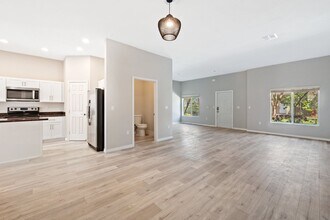 Building Photo - Spacious 3-Bedroom Townhome with 2.5 Baths | 2,035 Sq. Ft. in Homestead