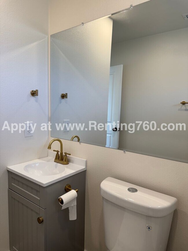 Building Photo - New 2 Bedroom 1 Bathroom Home!!