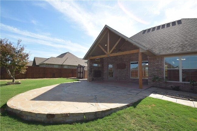 Building Photo - 3902 SW Flatrock Ave