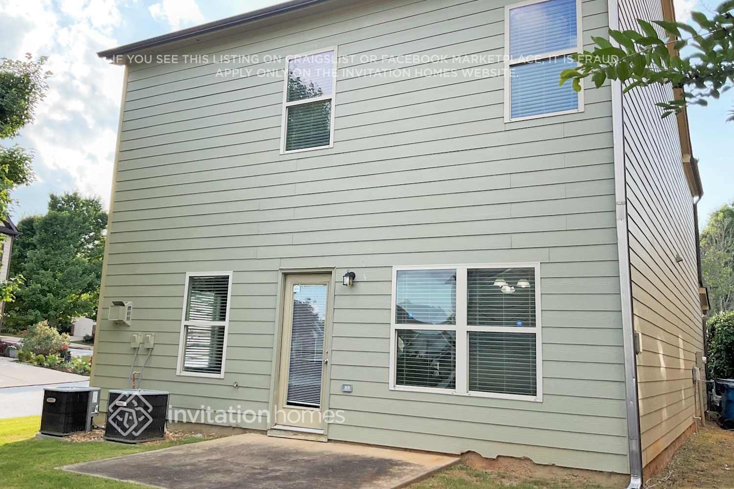 Building Photo - 3887 Lake Manor Way