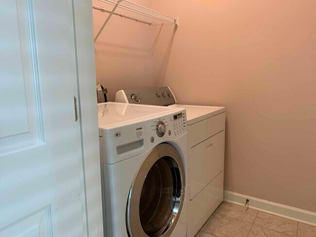 Building Photo - Allston Plantation