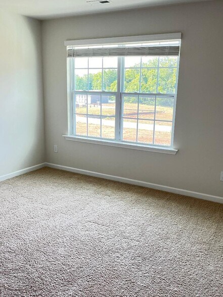 Building Photo - 1112 Broholmer Ln