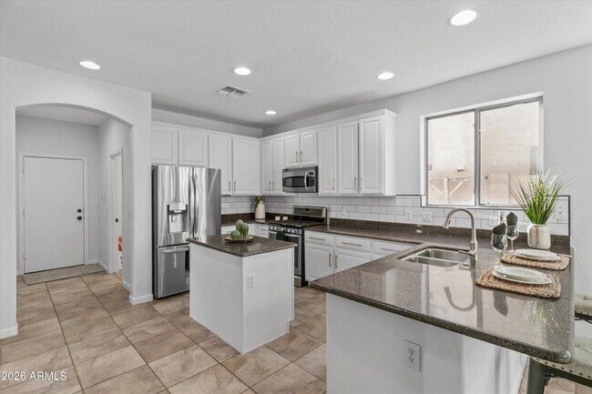 Building Photo - 17646 W Statler Dr
