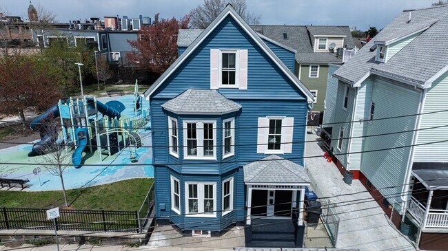 Building Photo - 14 Harbor View St