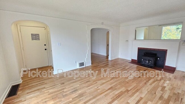 Building Photo - 139 S Lafayette Ave