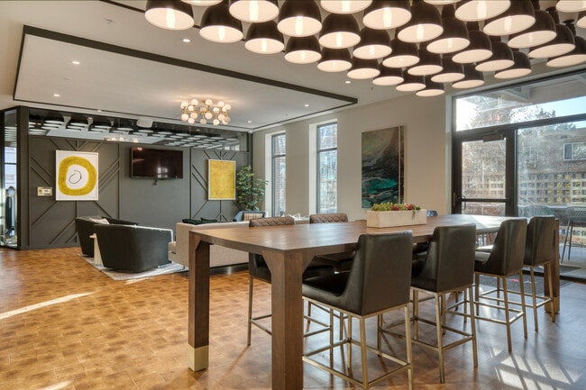 Building Photo - 10 Emerson St