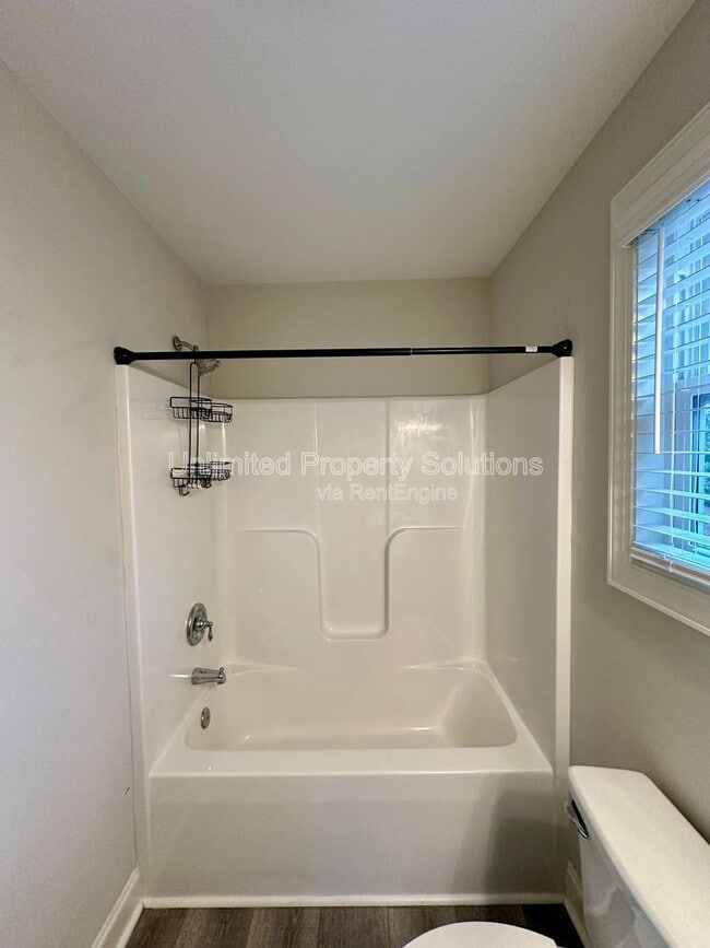 Building Photo - 70 Arlene Dr