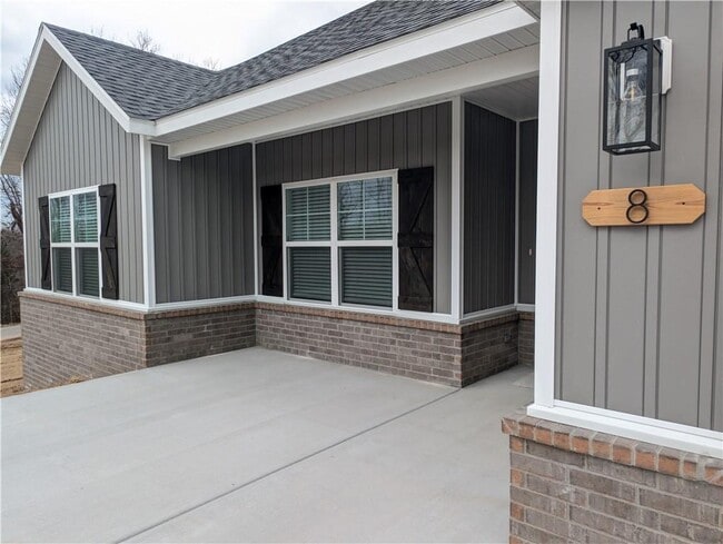 Building Photo - 8 Whithorn Ln