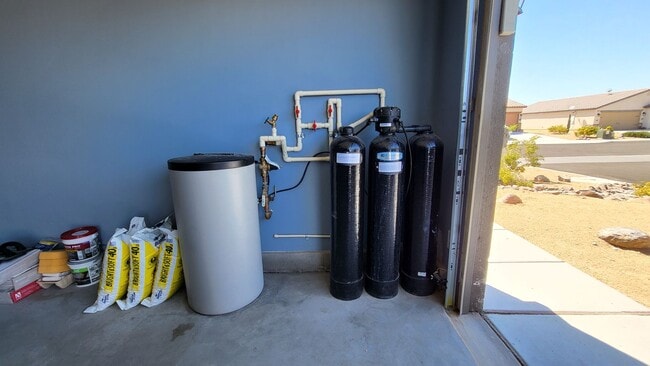 Building Photo - TESORA PAHRUMP - E. Summit Avenue