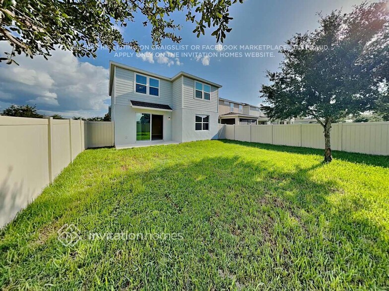 Building Photo - 2275 Bur Oak Blvd