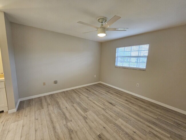 Building Photo - 4/2 Merritt Island Home