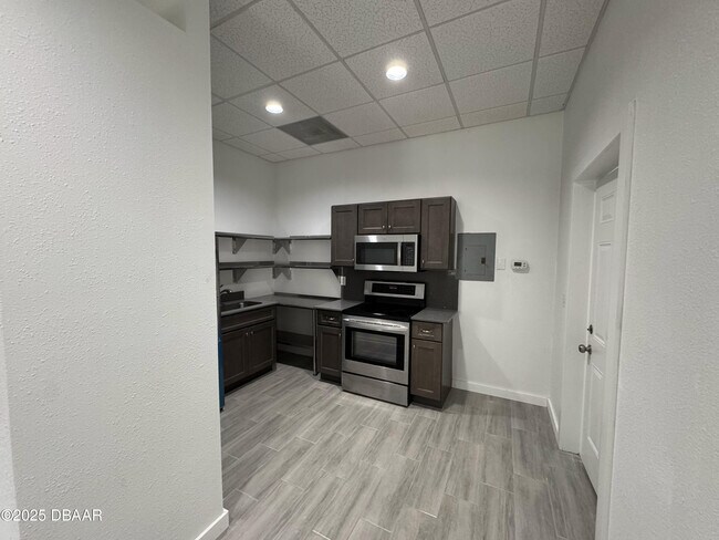 Building Photo - 6088 S Williamson Blvd